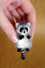 Load image into Gallery viewer, 2020 Lovely Akita Dog Cat Panda Raccoon Rabbit Animal Wool needle felting package material DIY Felted Kits Non-finished
